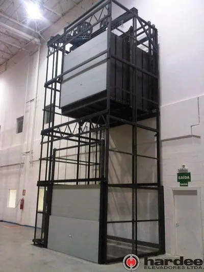 Conservação De Elevadores De Cargas Industriais