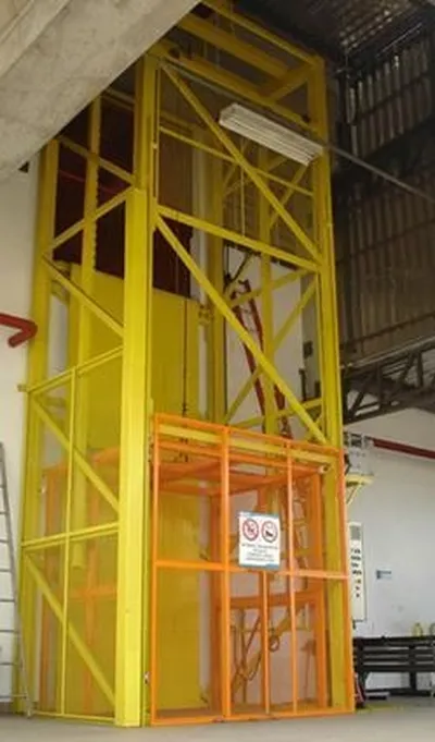 Elevador Hidráulico Comercial