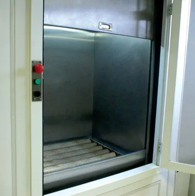 Manutenção Corretiva Em Elevador Monta Carga