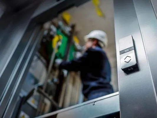 Manutenção Preventiva E Corretiva De Elevadores Manutenção Preventiva E Corretiva De Elevadores