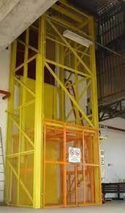Montagem De Elevador De Carga