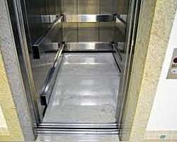 Contrato de manutenção de elevadores com peças