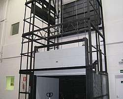 Montagem e desmontagem de elevador de carga