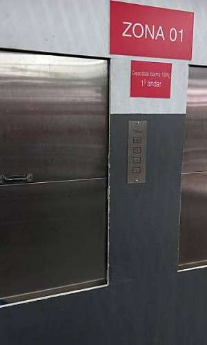 elevador de carga pequeno