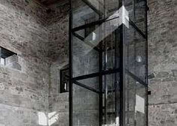 Instalação de plataforma elevatória Instalação de plataforma elevatória