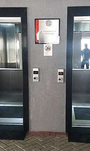 manutenção de elevador social