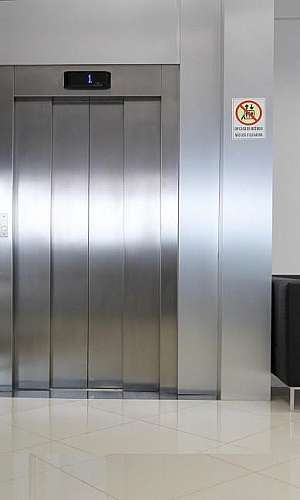 manutenção de elevador social