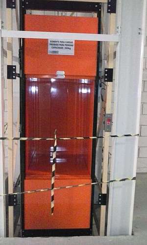Manutenção elevador monta carga Manutenção elevador monta carga