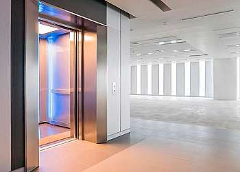 Modernização de elevadores em condomínios