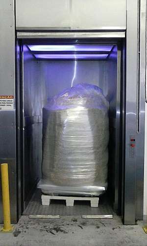 Monta carga industrial Monta carga industrial