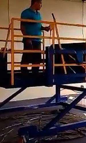 Plataforma elevatória para doca Plataforma elevatória para doca