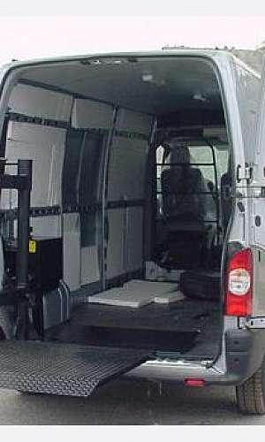 Plataforma para portadores de deficiências físicas Plataforma para portadores de deficiências físicas