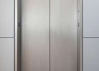 Revestir porta de elevador Revestir porta de elevador